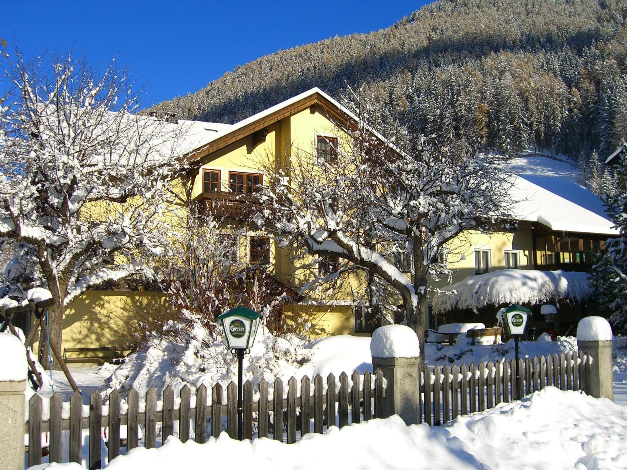 Hotel Post Großkirchheim Buitenkant foto