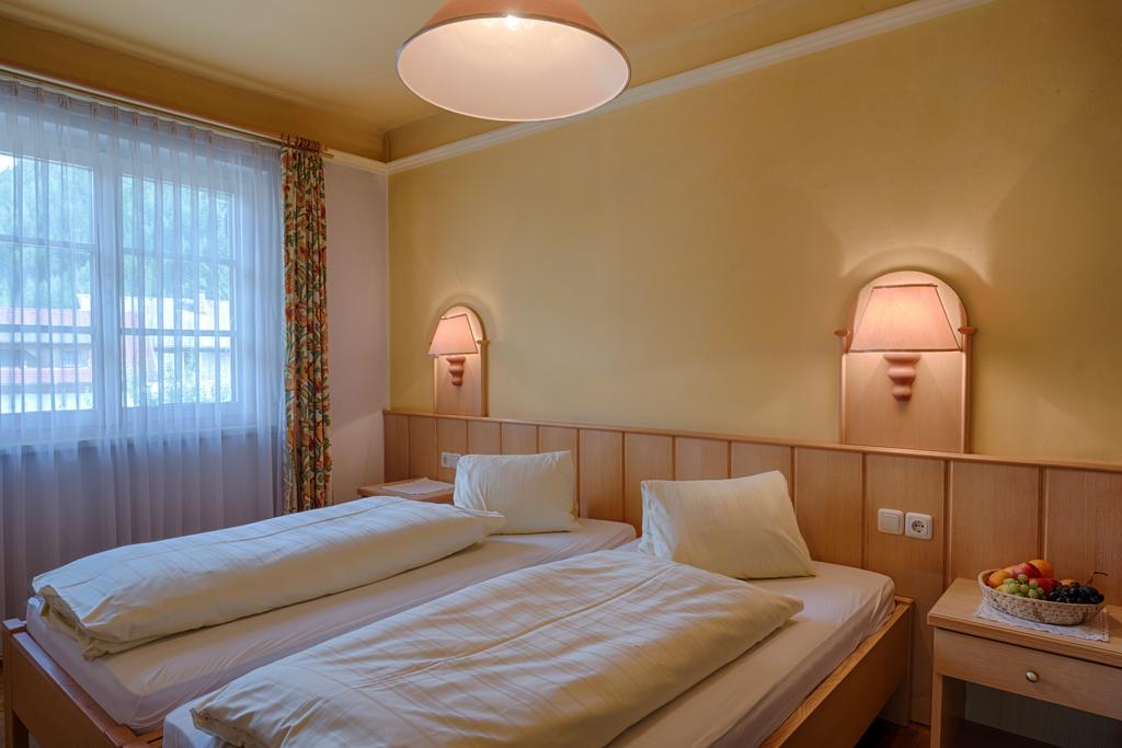 Hotel Post Großkirchheim Buitenkant foto