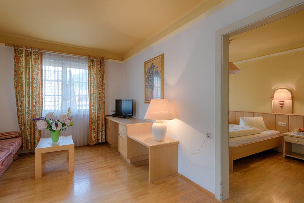 Hotel Post Großkirchheim Buitenkant foto