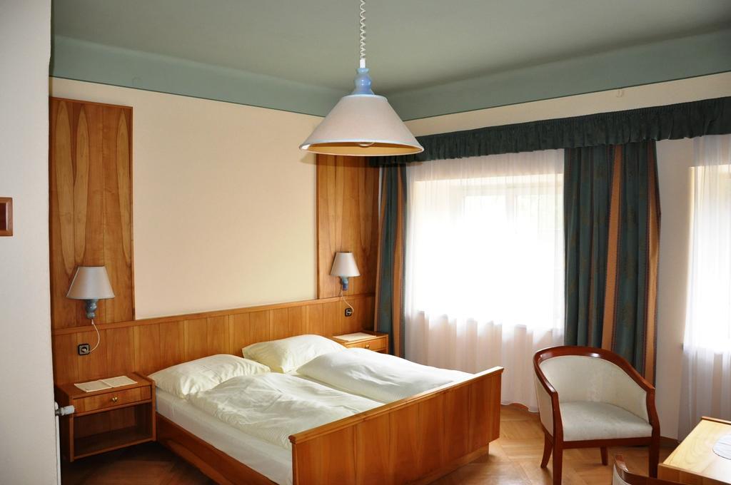 Hotel Post Großkirchheim Buitenkant foto